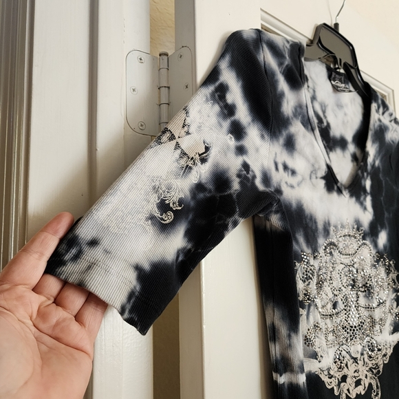 Sledge USA Y2K Tie-Dye Rhinestone Crest V-Neck Top XL Made in USA - Picture 7 of 12